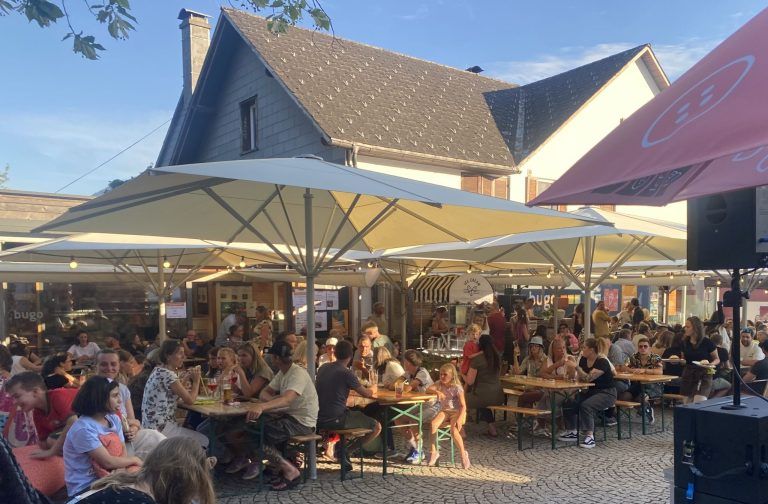 Starker Auftakt der Sommersessions in Göfis mit Rapper Bada : Eindrücke des Abends (Bildergalerie)