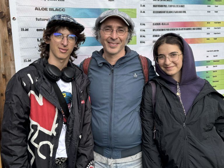 Musikalische Highlights : Musikbegeistert: Andreas Paragioudakis mit Iason und Melia.