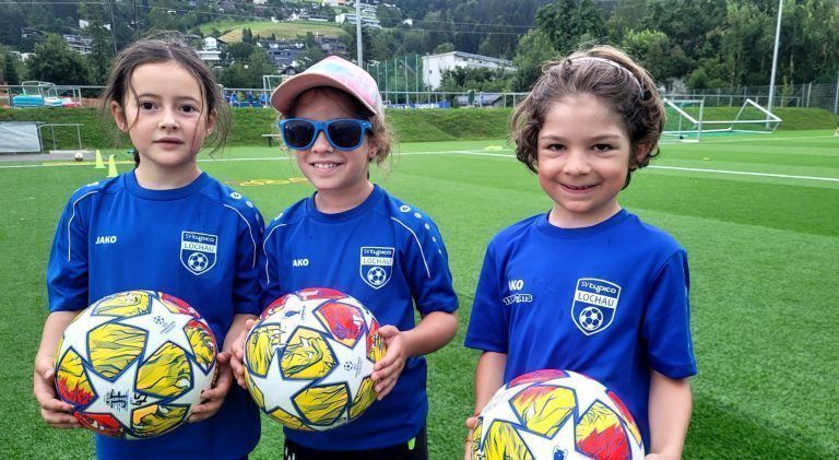 Mach mit beim „Leiblachtaler Fußball-Nachwuchs-Camp“ in Lochau: Natürlich sind auch Mädchen bei diesem Fußball-Camp mit dabei, denn beim SV typico Lochau gibt es auch eine reine Mädchenmannschaft.