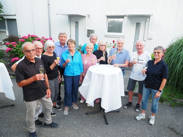 Zufriedene Eigentümer dieser außergewöhnlischen Wohnanlag. Willi Glück, Werner Wilhelm, Maria Fiel, Lothar Mayer, Helga Untermazoner, Dorit Wilhelm, Ehrwald Kilga, Carola und Anton Seewald, Lothar Mayer und Rosa Dvoracek