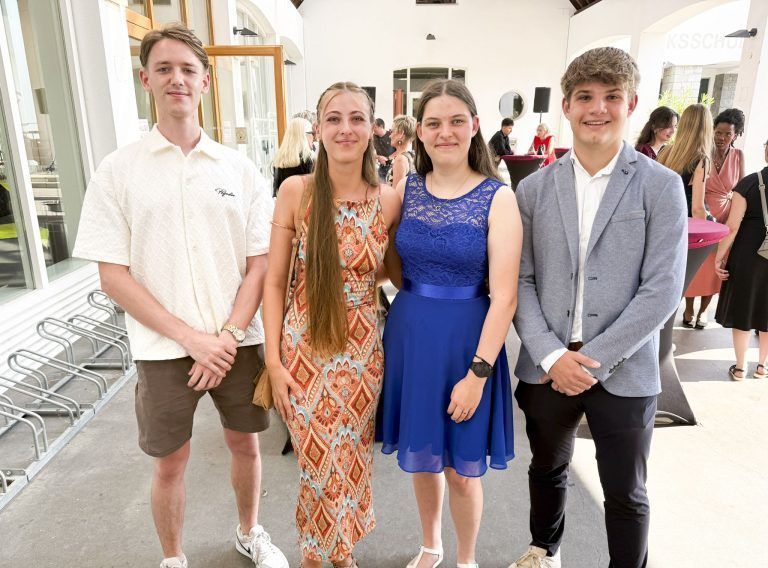 David Schneider, Felicitas Blank, Elena Fitz und Gabriel Prettner absulvierten das _Freiwilligen Jahr_