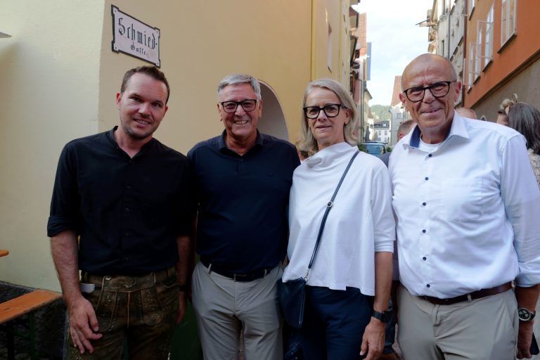 Große Gala für Wein und Blasmusik : Lukas Debortoli GF Stadtmarketing Feldkirch, Wolfgang Matt mit Ingrid, Walter Gohm.