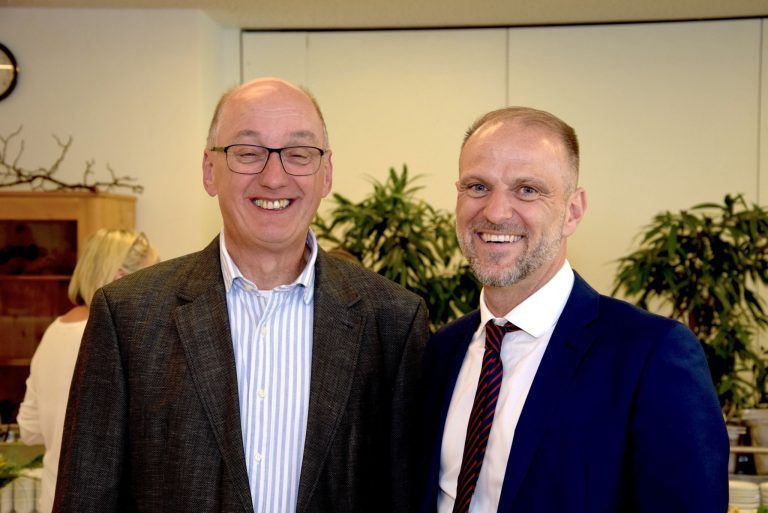 Die Pflege ist mehr als ein Beruf: Wolfgang Berchtel, SeneCura-Regionaldirektor Daniel Siegl