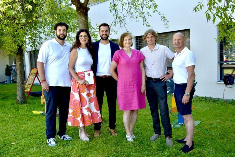 Starkes Zeichen für gelebte Gemeinschaft und Solidarität: StR Cenk Dogan, Vize-Bgm. Andrea Mallitsch, Bgm. Simon Tschann, KPV Bludenz-Obfrau Gerhild Feuerstein, StR Bernhard Corn und LAbg. Joachim Weixlbaumer, v. l.