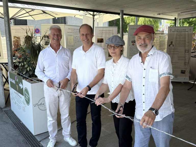 Eisgenuss und Kultur: Eröffnung der Wanderausstellung.
