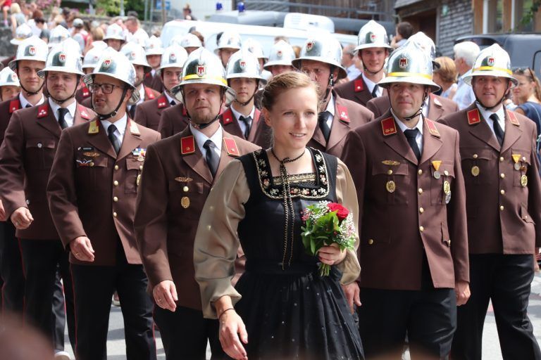 Kaiserwetter beim Jubiläumsfest : Der Festumzug am Sonntagnachmittag war ein Höhepunkt des Jubiläums.