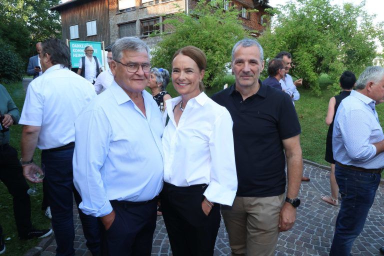 "Erntedankfest" der Holzbauszene: Jodok und Waltraud fetz, Architekt Roland Wehinger.