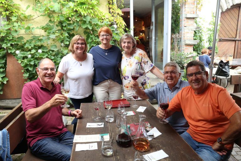Feines Fest bei Paradewinzer: Eine weitere bestgelaunte Runde.
