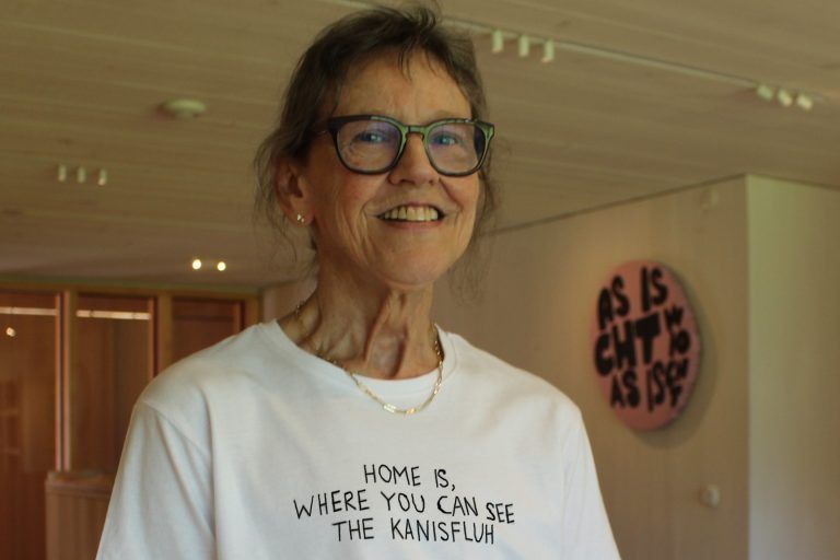 Sylvie Kurier Molitor outet sich mit ihrem T-Shirt treffend als leidenschaftliche Wälderin.   PETER STRAUSS