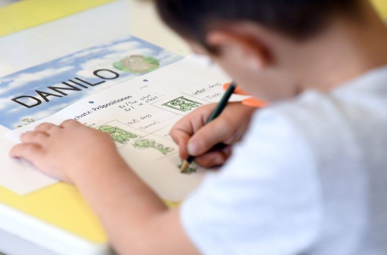 Förderung oder unnötige Trennung? Deutschförderklassen im Fokus