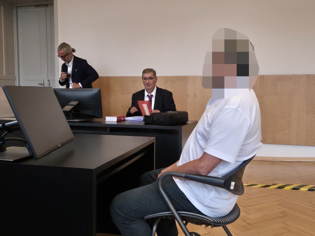 13-fachen Millionär brutal attackiert und erpresst