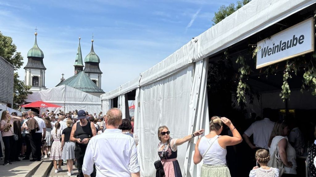 Mehrere Anzeigen: Polizei musste auf Bezirksfeuerwehrfest Zelt räumen