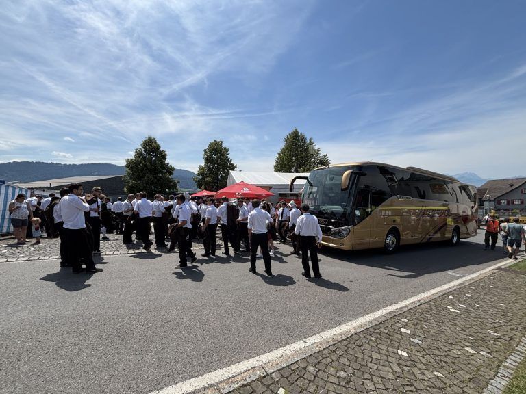 Mehrere Anzeigen: Polizei musste auf Bezirksfeuerwehrfest Zelt räumen