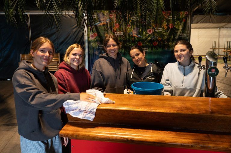 Szene Openair vor Start: "Uns macht der Regen nichts aus"