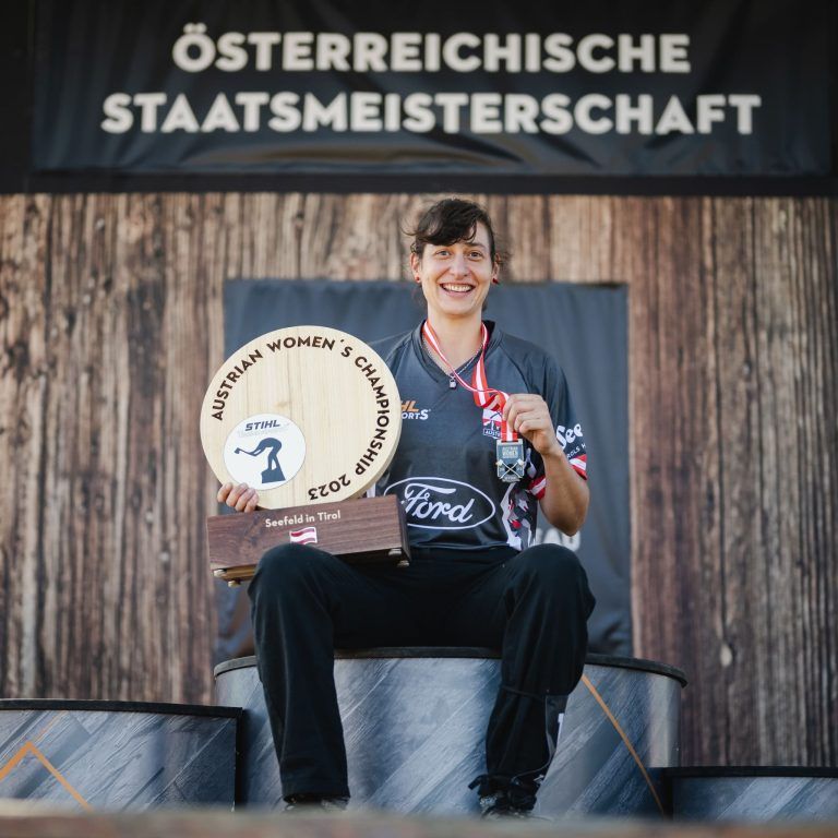 VdT Johanna Loretz, Sportholzfällerin, Lumberjack