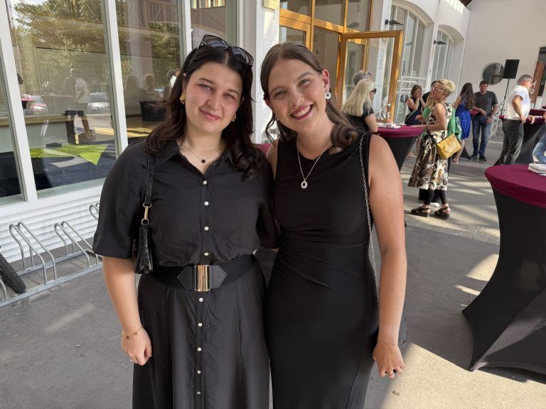 Alara Akar und Anna-Lena Seeber genossen ihr Jahr