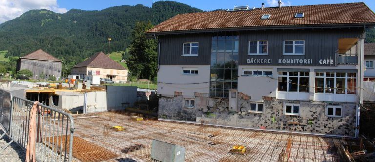 Traditions-Bäckerei wird zukunftsfit: Rund zwei Millionen Euro investiert BackHandwerk Künz GmbH in die Zukunft des 1938 gegründeten Traditionsbetriebes.