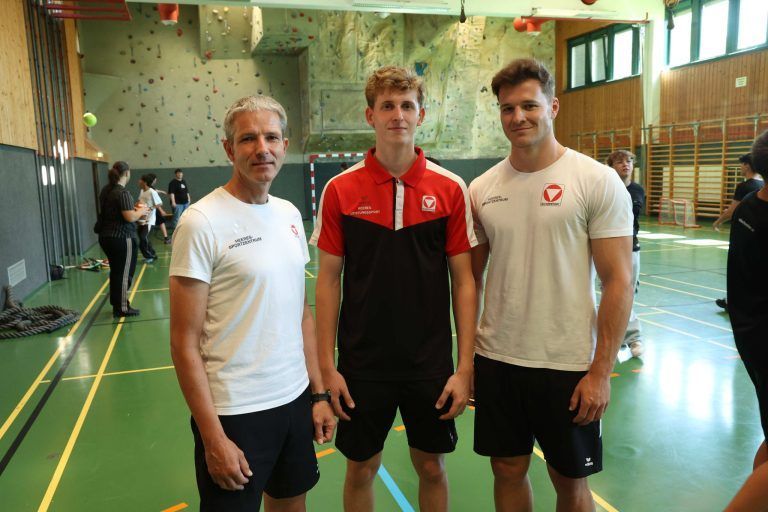 "Kämpfen können um nicht kämpfen zu müssen": Vizelt. Andreas Mayr, Spitzensportler Moritz Riedmann und Kristian Huber.