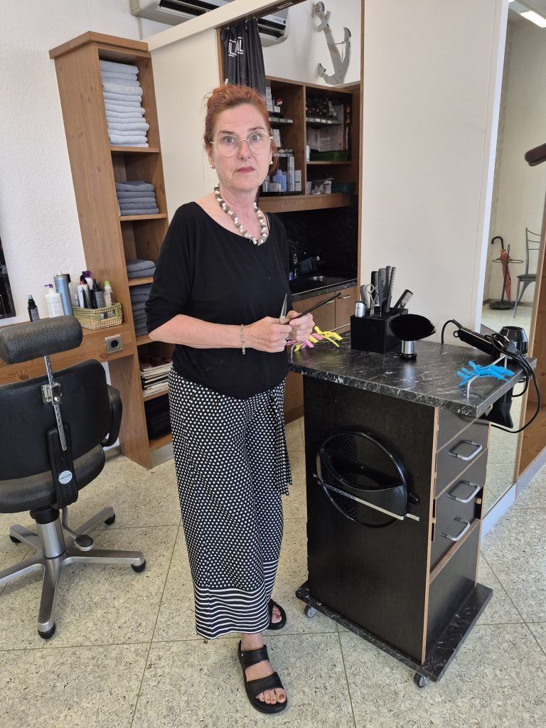Leidenschaft für Haariges : Als 21-Jährige hat Michaela Plank ihr Fußacher Friseurstudio eröffnet. Im kommenden Jahr ist das 40 Jahre her. JH
