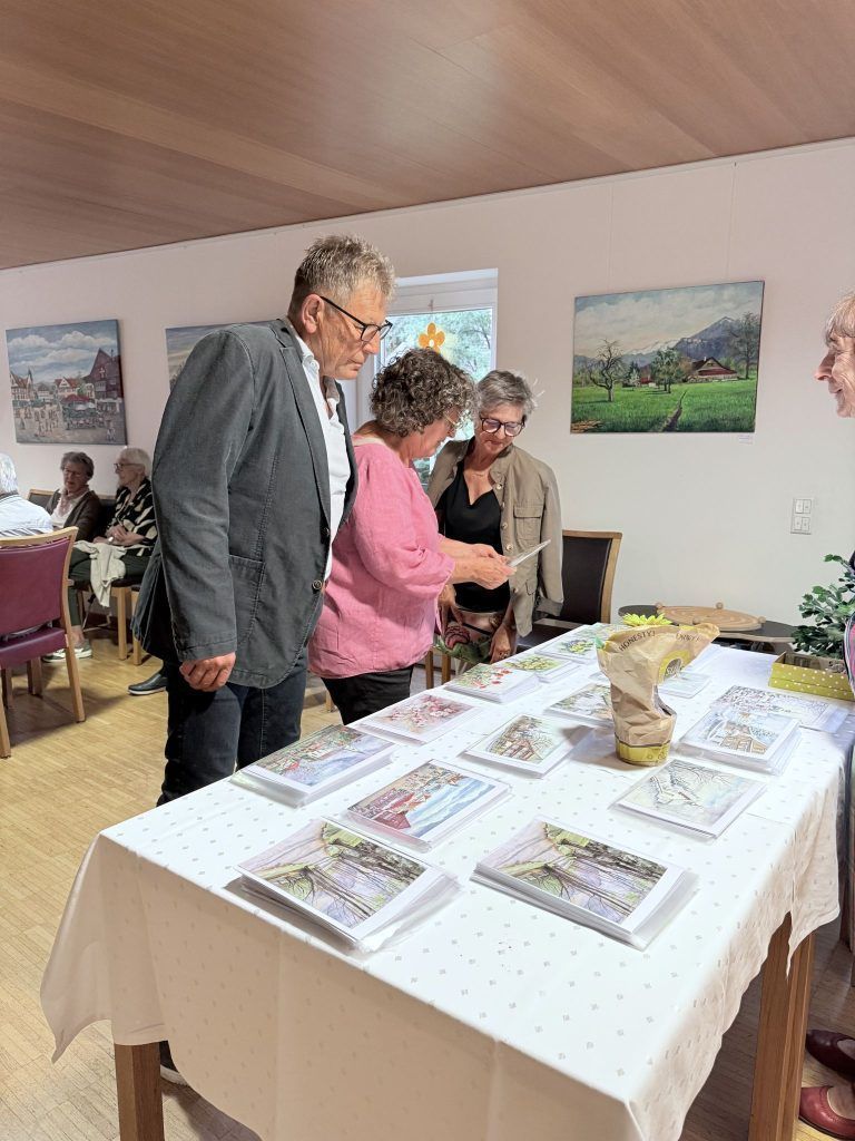 Heimat auf Leinwand : Auch die Karten der Künstlerin sind immer sehr gefragt, da die Motive bei vielen Erinnerungen wecken.