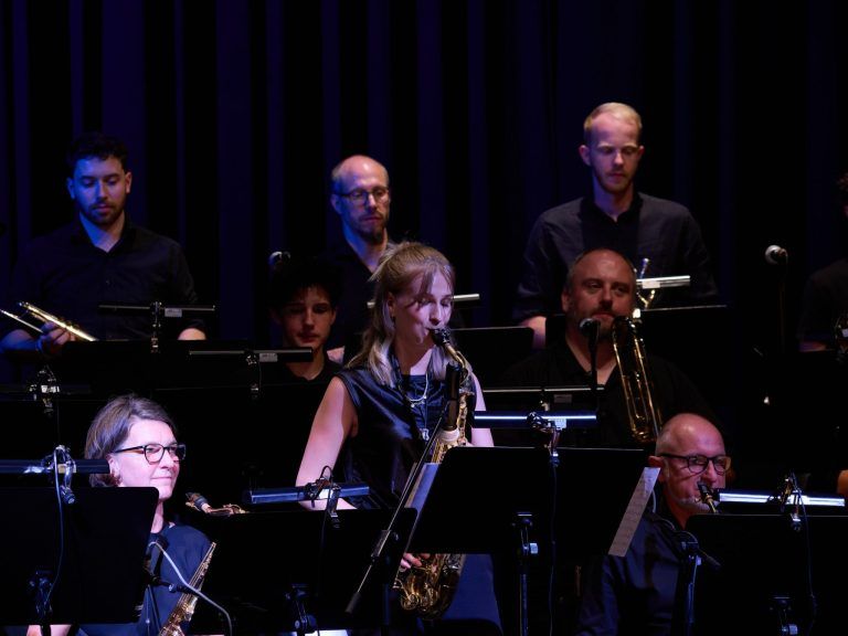 Jubiläumskonzert: 10 Jahre Cadillac Jazz Chor: Die Solistin Laura Winsauer (Bild Manuel Hämmerle)
