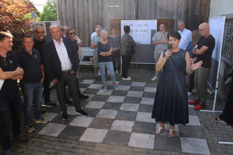 Aus Feßlerhaus wird ein Kinder-Paradies: Vizebürgermeisterin Sabine Kassegger als Vorsitzende des Bildungs-Ausschusses (Kinderbetreuung, Kindergarten, Schule) sieht in diesem Projekt einen Meilenstein in der „Herausforderung Kinderbetreuung“.