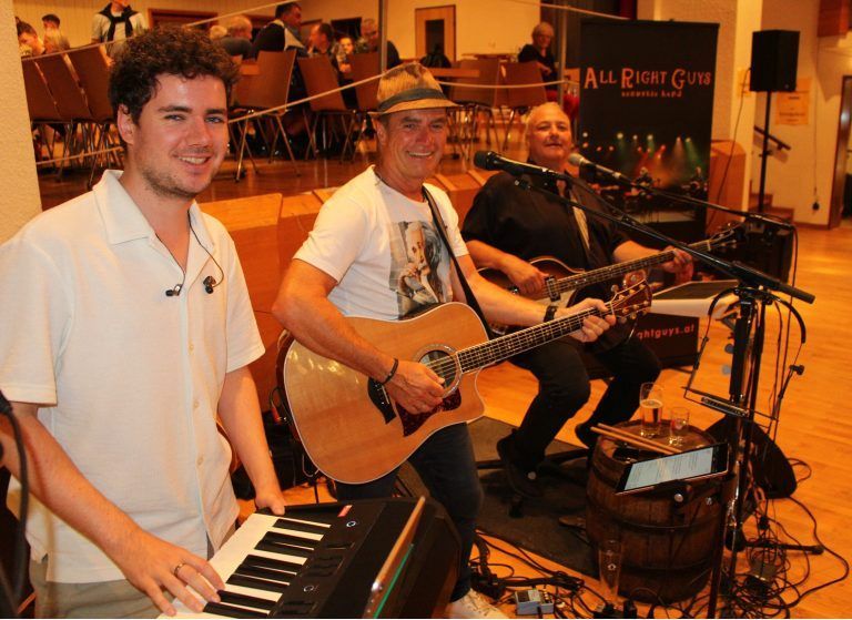 Auch in der neuen Besetzung mit Jakob und Michael Horner sowie Heinz Rettenbacher konnten die All Right Guys die Fans begeistern. PETER STRAUSS