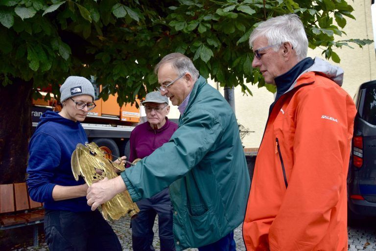 Jahrhundertealter Münsterengel wird restauriert: Restauratorin Nicole Mayer freut sich auf die Aufgabe, dem Engel seinen ursprünglichen Glanz zurück zu geben.
