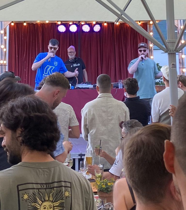 Starker Auftakt der Sommersessions in Göfis mit Rapper Bada : Eindrücke des Abends (Bildergalerie)