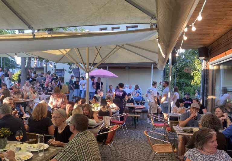 Starker Auftakt der Sommersessions in Göfis mit Rapper Bada : Eindrücke des Abends (Bildergalerie)