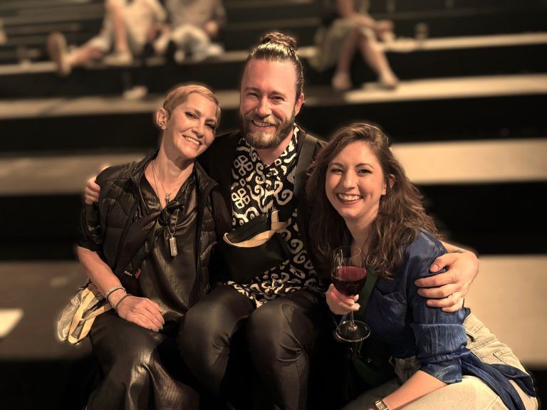 Rauschendes Premierenfest: Die Maskenbildner Andreé Lauterbour, Kevin Vedder und Bianca Punk genossen die Party.