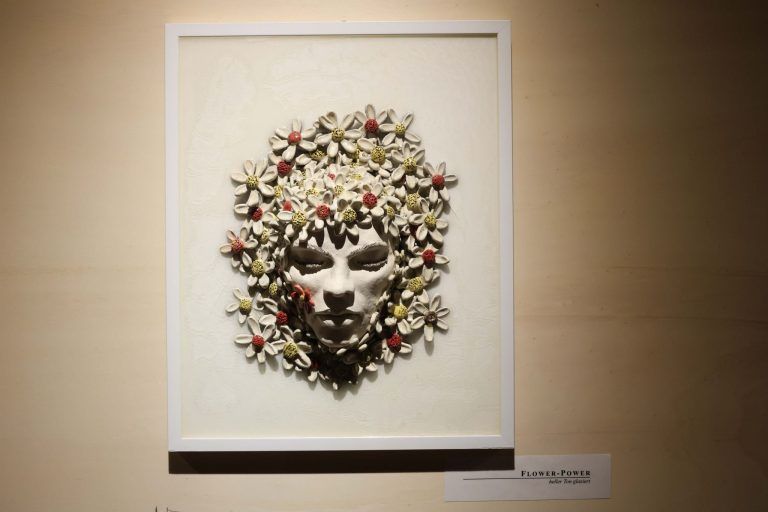 Gedanken zweifach künstlerisch ausgedrückt : Flower-Power.