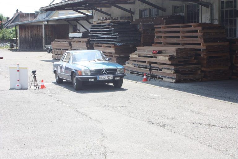 Oldtimer-Rallye begeistert erneut Zwischenwasser: Ehemaliger Dobler-Bau war Schauplatz von Odtimern.