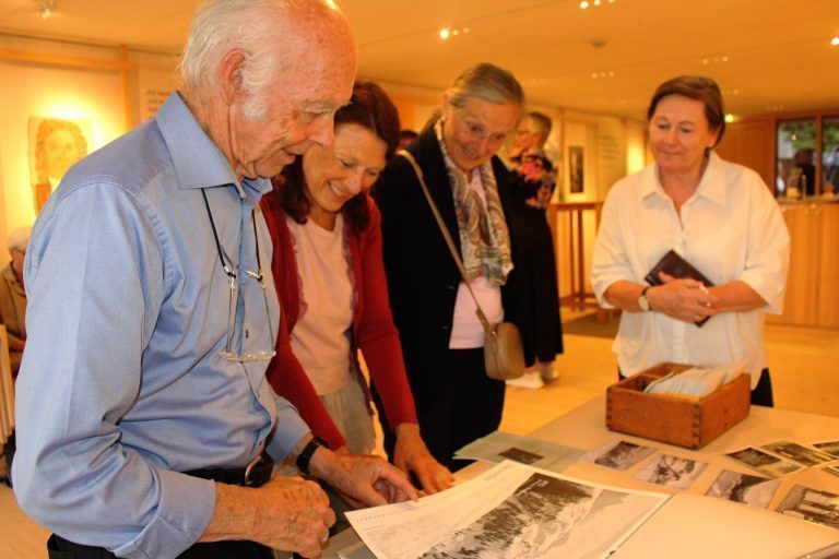 Als Erinnerung an die Sonderausstellung sind für die Besucher ein „ewiger“ Kalender und ausgewählte Ansichtskarten vorbereitet.