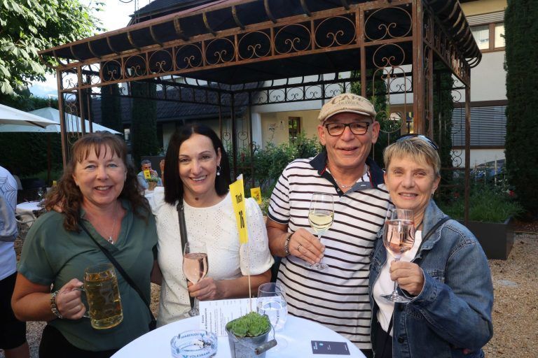 Musikerlebnisse in Rankler Gastgärten: Helga, Sabine, Ralf und Uschi.