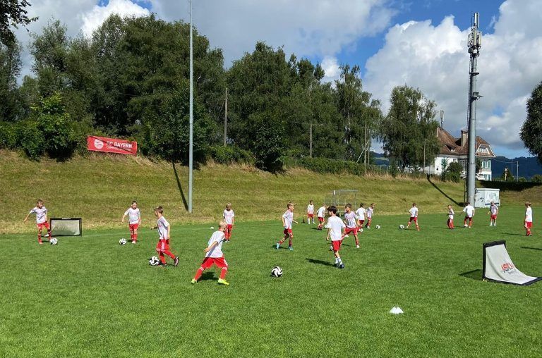 Kicken wie die Bayern: Auch Fairplay und Miteinander kamen beim Camp nicht zu kurz.