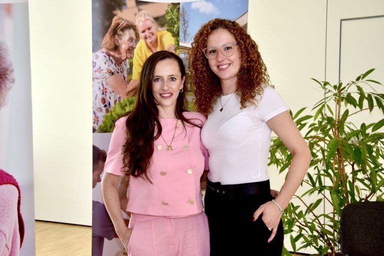 Die Pflege ist mehr als ein Beruf: Ankica Zeba (l.) und Marija Ilic.