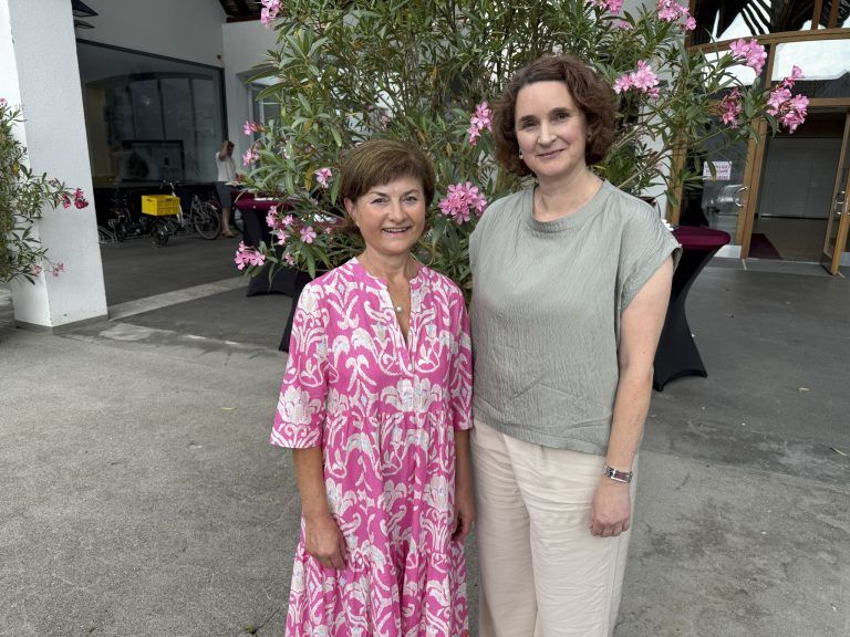 Organisatorinnen Elisabeth Geser und Christine Sommerauer luden zur Verleihung
