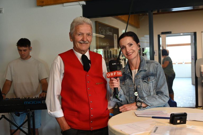 Musikbrunch am Sonnenkopf: Mit Roland Burtscher wurde der erste Bauleiter und Betriebsleiter der Sonnenkopfbahn interviewt.