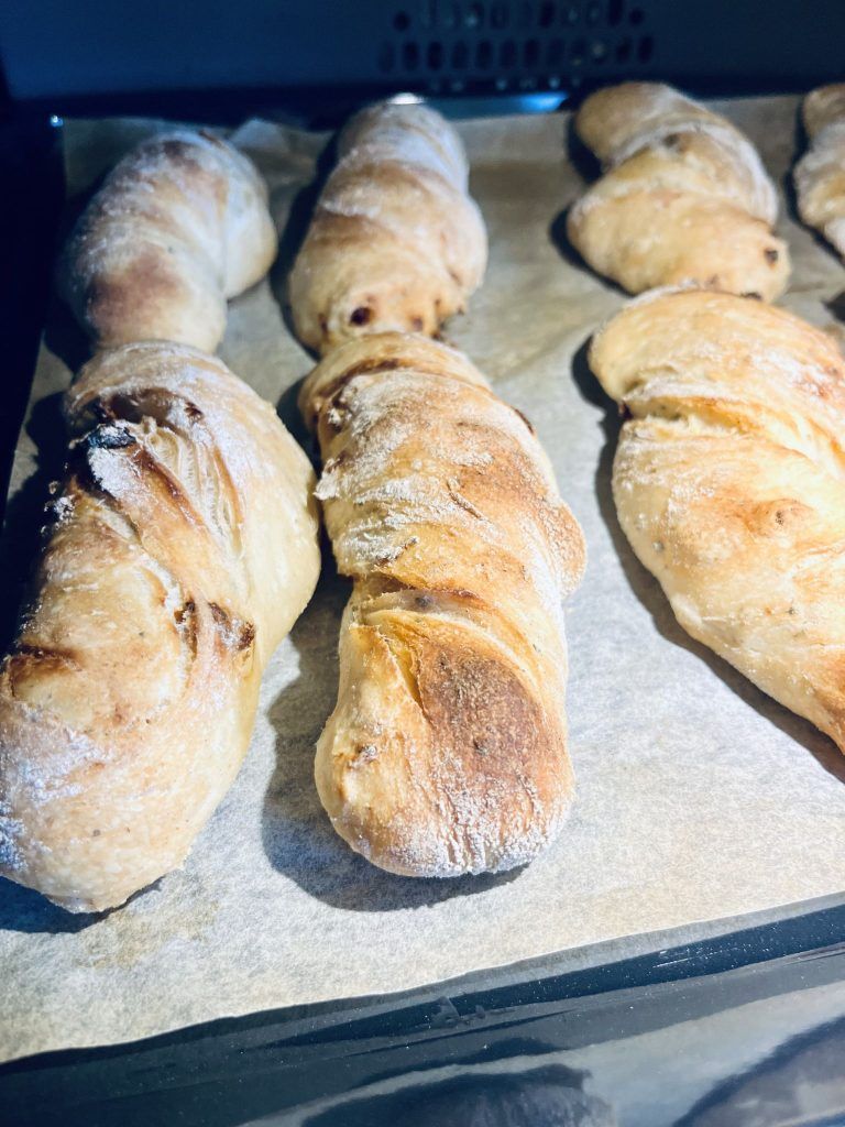 Backrezept Wurzelbrötchen