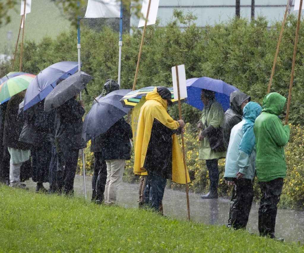 Leserbrief: &#8220;Mahnwache vor dem LKH-Bregenz trotz Regen&#8221;