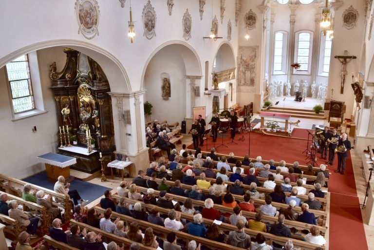 Das Eröffnungskonzert mit dem Rheingold Quartett und german hornsound in der Pfarrkirche Tschagguns verband Tradition und Moderne, Klassik und Jazz, Virtuosität und Innovation.