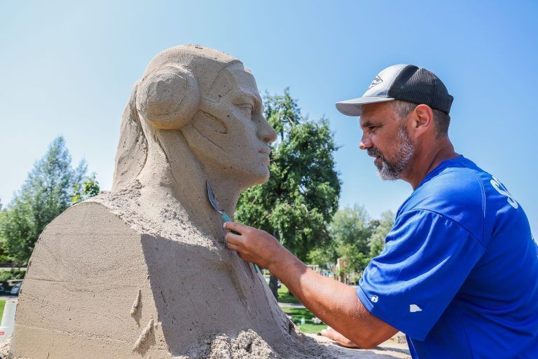 350 Tonnen: Rorschachs Sandskulpturen-Festival stellt jede Urlaubs-Sandburg in den Schatten