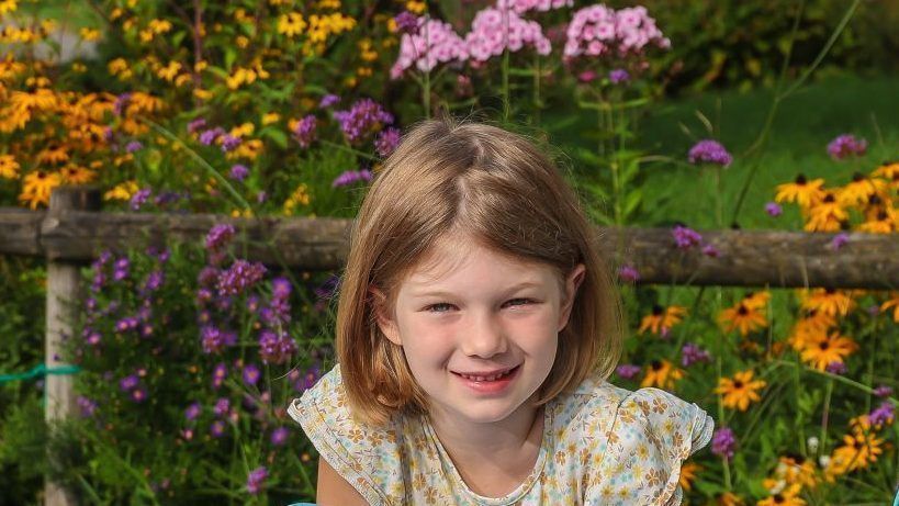 "Diese Ausgaben sind unvermeidlich": Emilie (6) und ihre Mutter zeigen, was der Schulanfang wirklich kostet