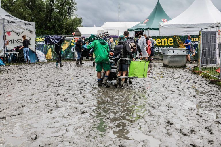 Der Samstag am Szene Openair. Oder: Generationentreff im Schlammbad von Lustenau