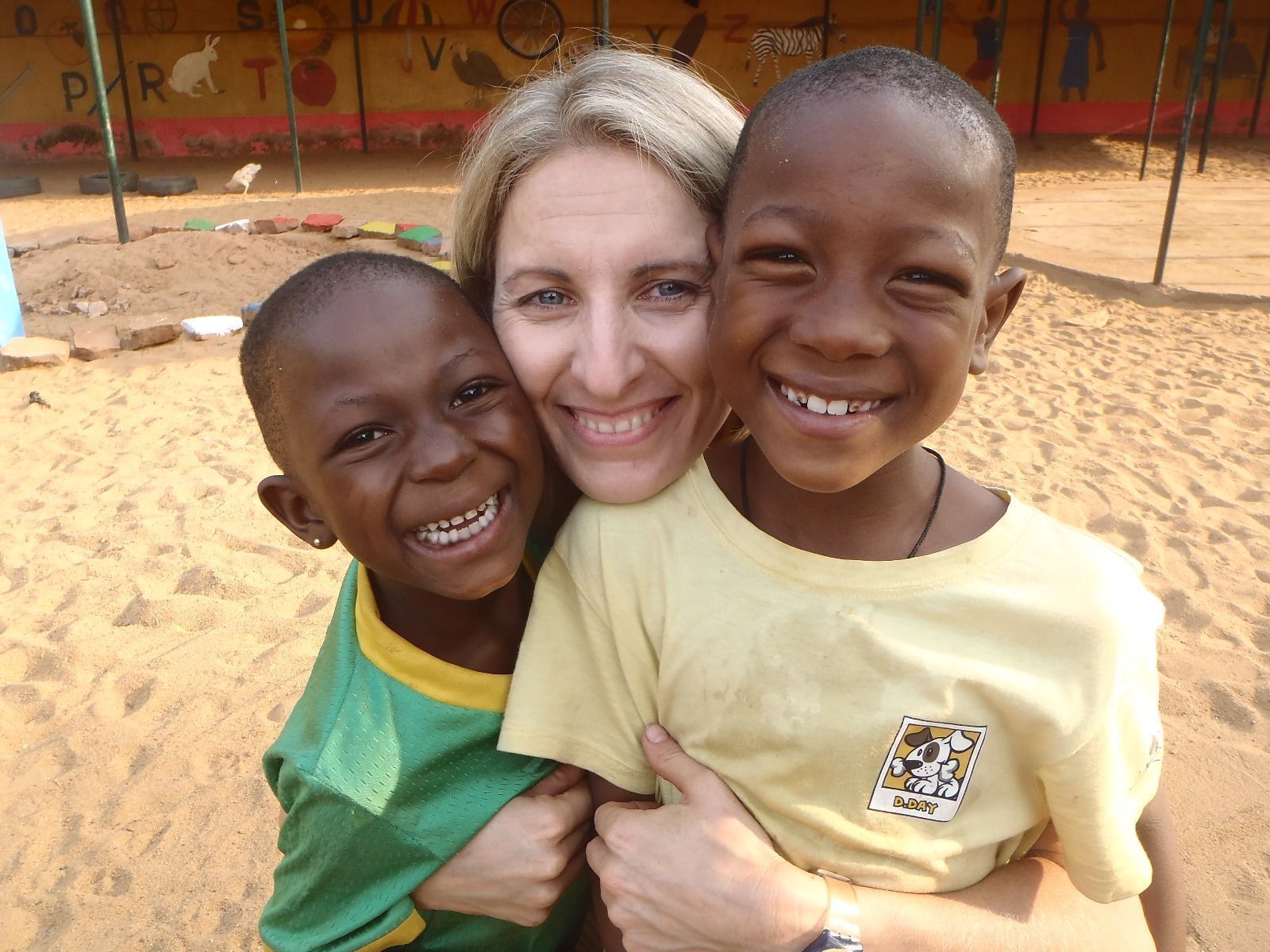 Nicole Kantner besucht einen Kindergarten in Ghana.