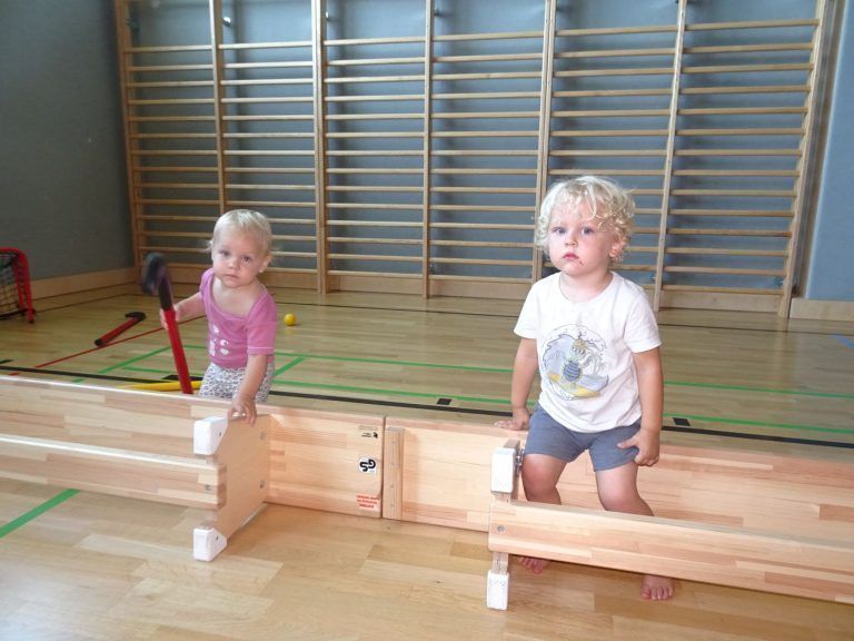 Die rollende Schatzkiste für Kinder: Auch die kleinsten Besucher probieren alle Stationen mit Begeisterung aus.