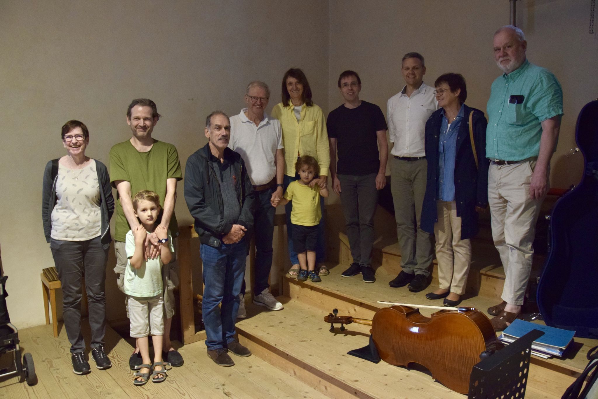 Auch die Jüngsten lauschten bei der Orgelführung in der Pfarrkirche Bartholomäberg den vielen unterschiedlichen Klängen.