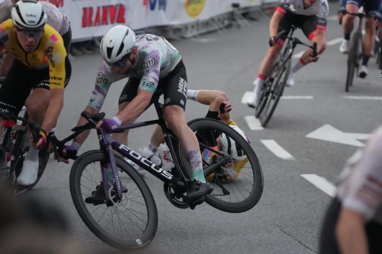 Radsport Kriterium Rankwel Team Vorarlberg Unfall in der letzten runde nr 77