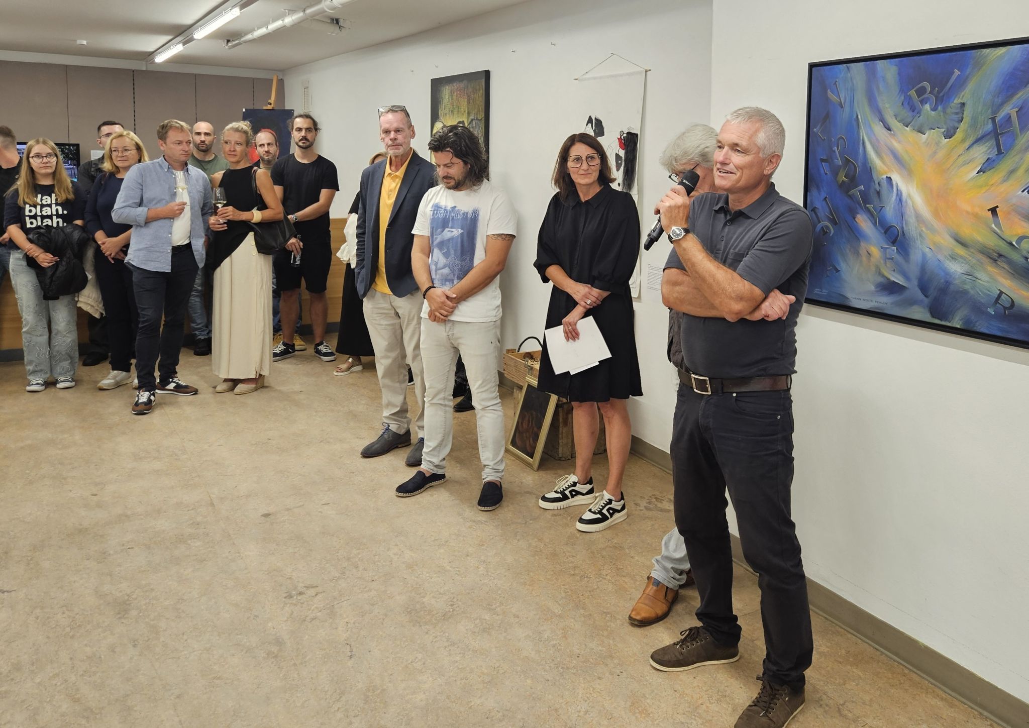 Viele Interessierte waren zur Vernissage gekommen.